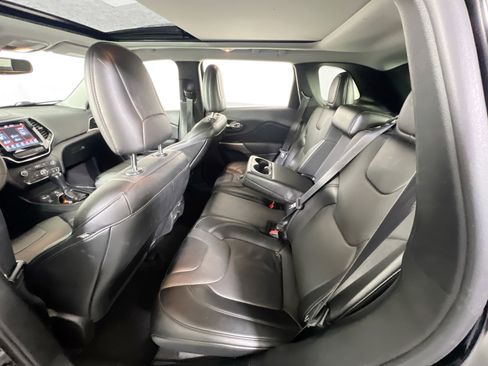 Used 2022 Jeep Cherokee Limited w/ Mopar Interior Package image 24