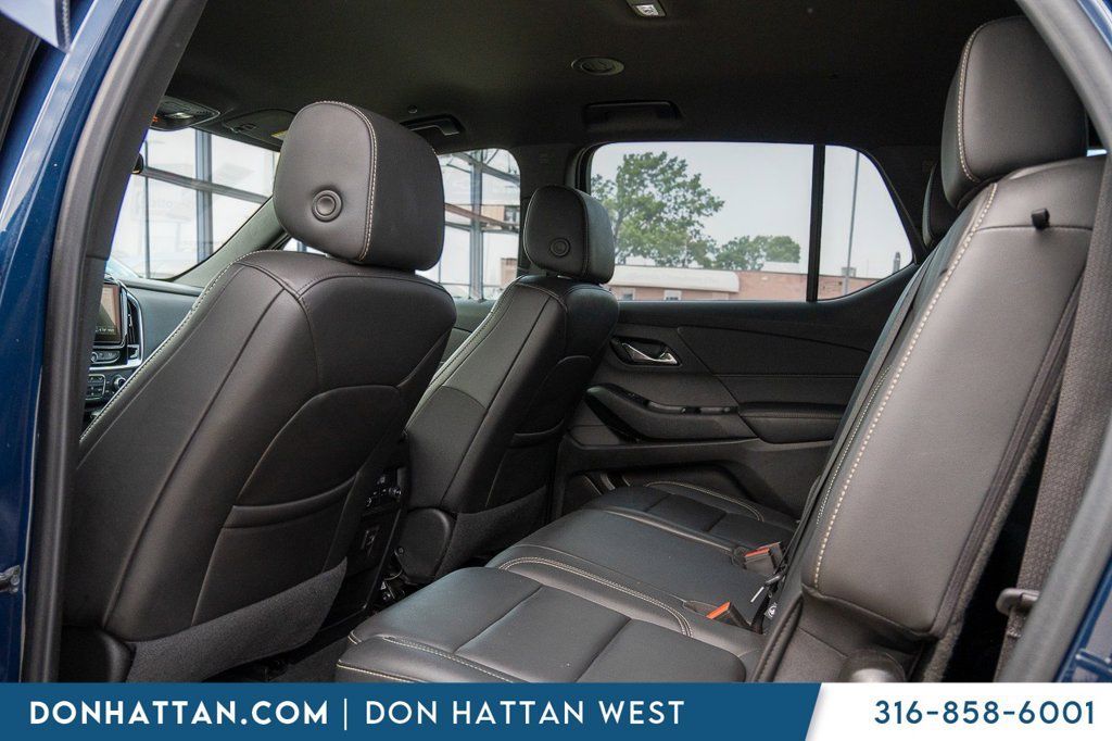 Used 2023 Chevrolet Traverse LT AWD/4WD image 19