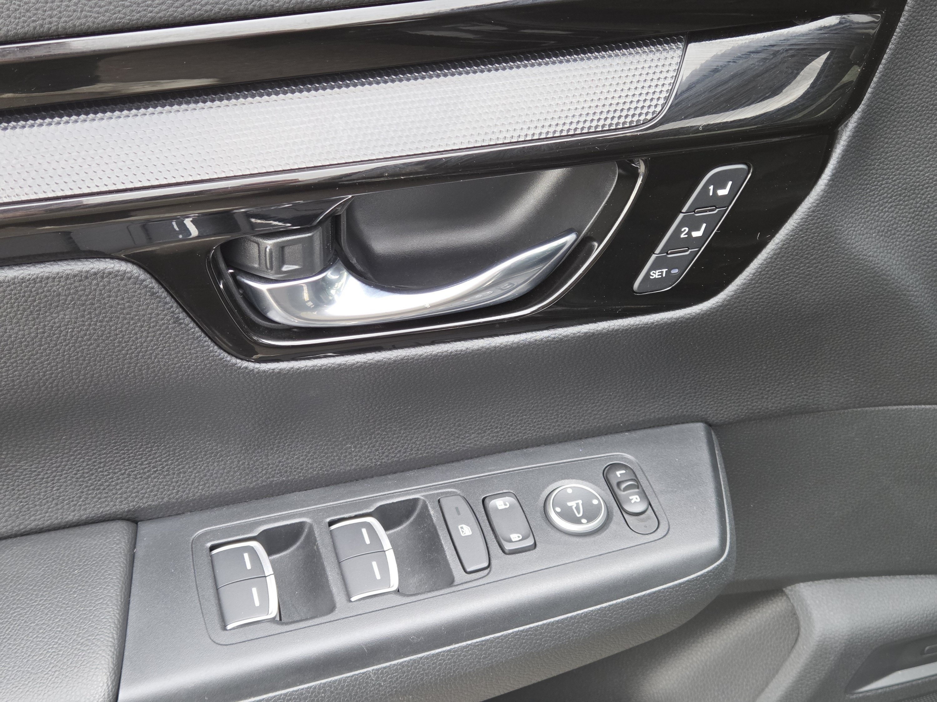 Used 2025 Honda CR-V EX-L image 29
