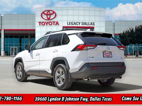 Used 2025 Toyota RAV4 LE AWD/4WD image 7