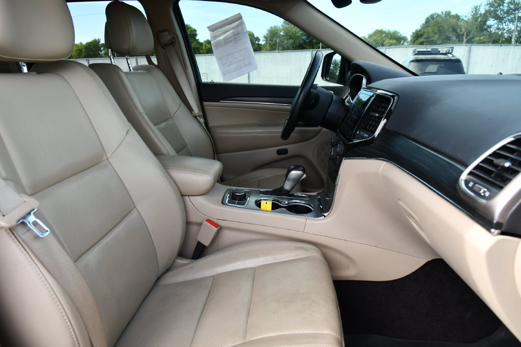 Used 2019 Jeep Grand Cherokee Limited w/ Luxury Group II AWD/4WD image 32
