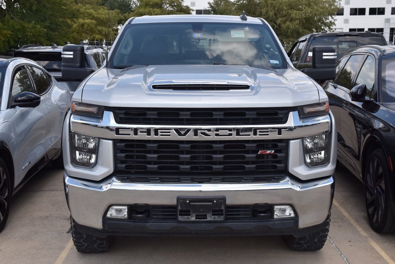 Used 2022 Chevrolet Silverado 2500 LT w/ Convenience Package AWD/4WD image 3