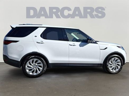 Used 2024 Land Rover Discovery S image 7