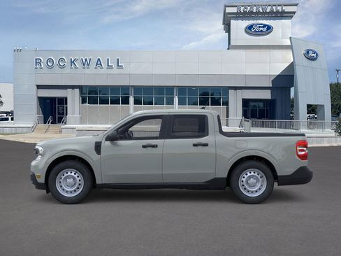 New 2024 Ford Maverick XL image 3