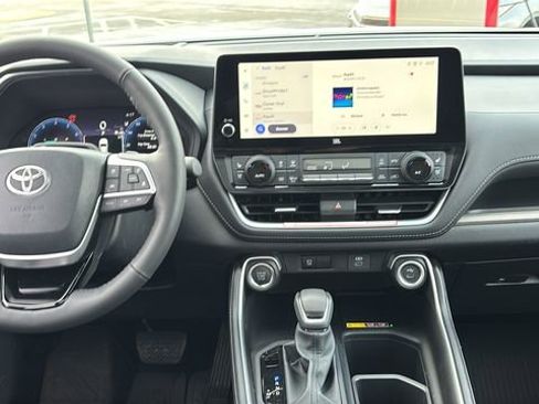 New 2026 Toyota Grand Highlander Platinum image 8