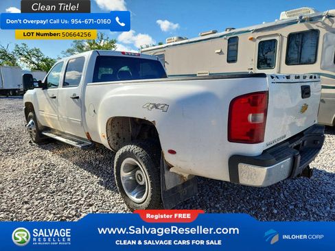 Used 2011 Chevrolet Silverado 3500 LT w/ Interior Plus Package AWD/4WD image 3