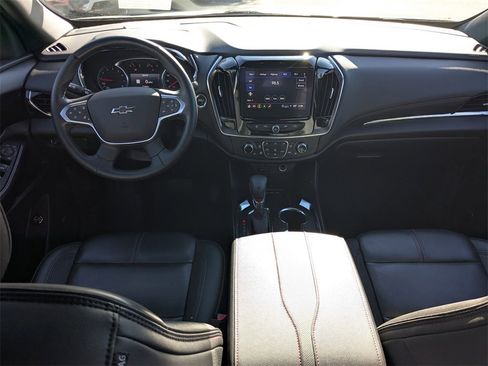Certified 2023 Chevrolet Traverse RS image 12