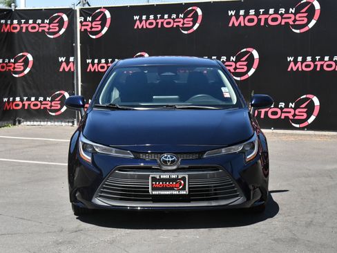 Used 2024 Toyota Corolla LE FWD image 2