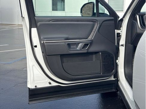 Used 2023 Rivian R1S Adventure image 10