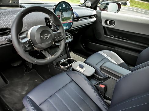 Used 2025 MINI Cooper S image 13