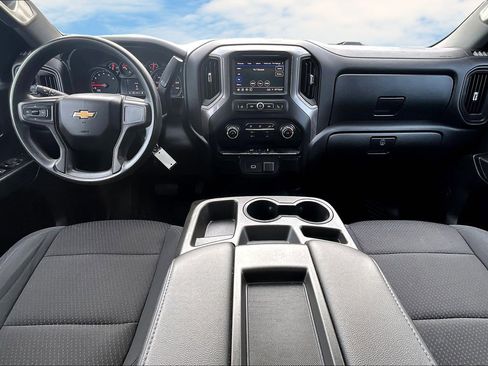 Used 2020 Chevrolet Silverado 1500 Custom w/ Custom Value Package image 8