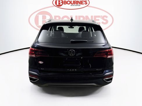 Used 2023 Volkswagen Taos SE w/ Panoramic Sunroof Package AWD/4WD image 9