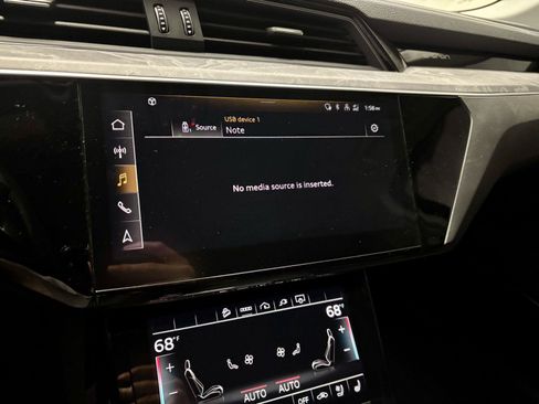 Used 2024 Audi Q8 e-tron Premium Plus w/ Premium Plus Package AWD/4WD image 37