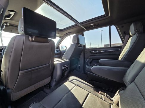 Used 2021 GMC Yukon Denali w/ Denali Ultimate Package image 29