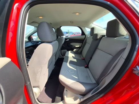 Used 2014 Ford Focus SE FWD image 11
