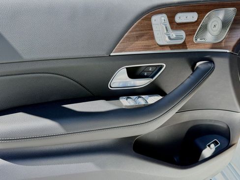 New 2026 Mercedes-Benz GLS 450 4MATIC image 16