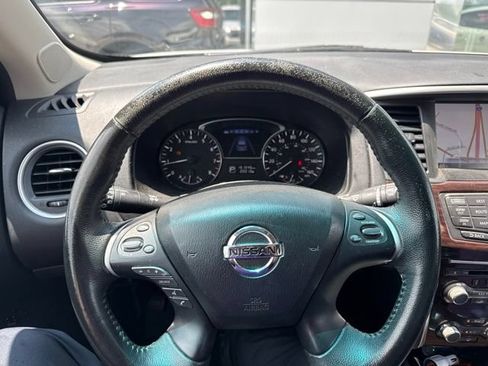 Used 2014 Nissan Pathfinder Platinum AWD/4WD image 12