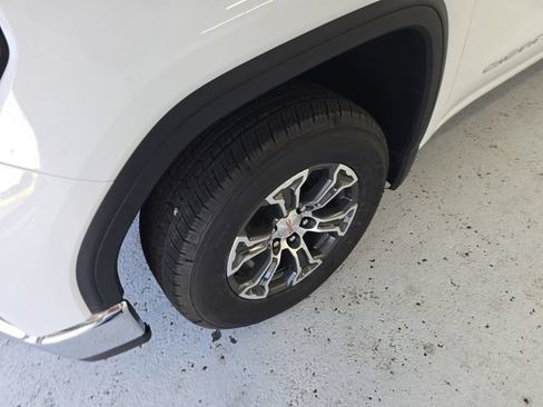 Certified 2025 GMC Sierra 1500 SLT AWD/4WD image 3