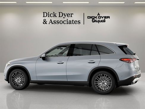 Used 2025 Mercedes-Benz GLC 300 4MATIC image 21