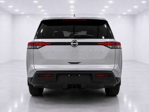 Used 2024 Nissan Pathfinder S AWD/4WD image 4