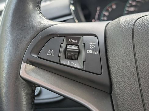 Used 2018 Chevrolet Trax LT w/ LT Convenience Package AWD/4WD image 25