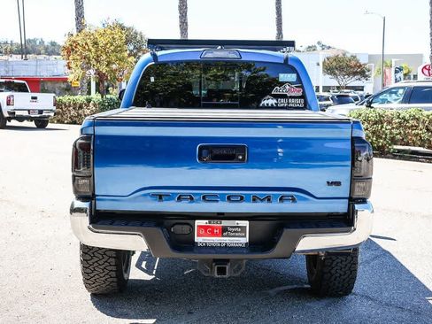 Used 2017 Toyota Tacoma TRD Off-Road w/ Tow Package (A/T) AWD/4WD image 5