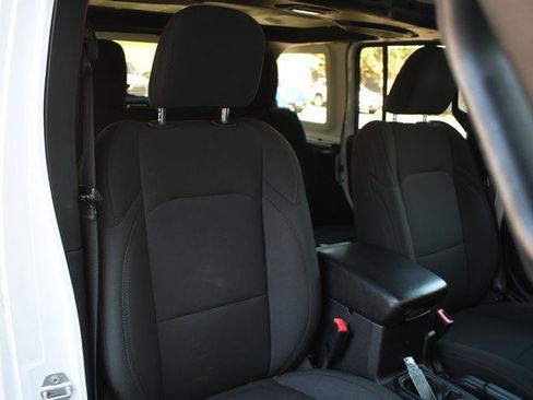 Used 2018 Jeep Wrangler Unlimited Sport AWD/4WD image 26