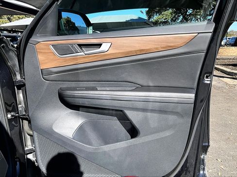 Certified 2024 Volkswagen Atlas SE image 22