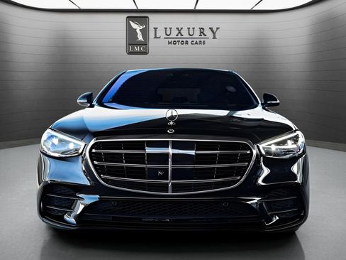 Used 2022 Mercedes-Benz S 500 4MATIC w/ AMG Line Package image 3