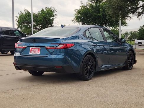 Used 2026 Toyota Camry SE w/ Convenience Package FWD image 3