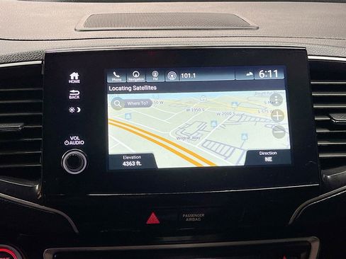 Used 2025 Honda Passport Black Edition image 13