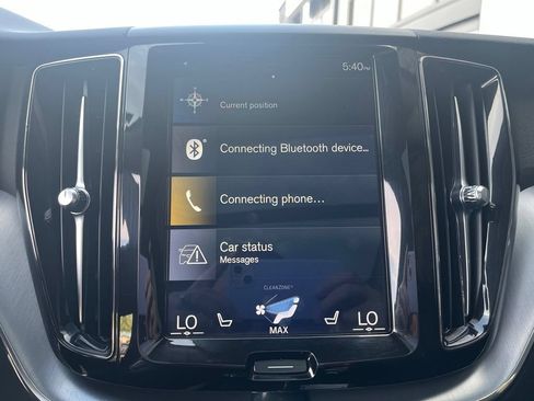 Used 2019 Volvo XC60 T6 Momentum w/ Multimedia Package AWD/4WD image 12