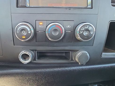Used 2007 Chevrolet Silverado 2500 LT AWD/4WD image 16