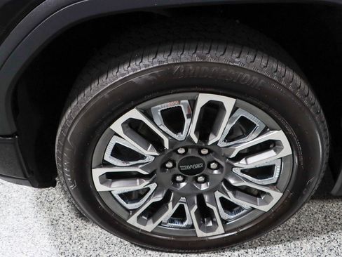 Used 2024 GMC Sierra 1500 Denali Ultimate image 11