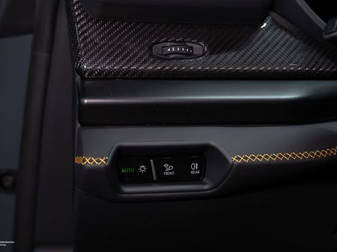 New 2025 Lamborghini Urus SE image 35