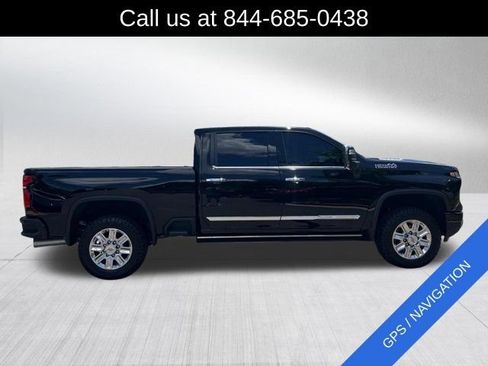 Used 2024 Chevrolet Silverado 2500 High Country w/ High Country Premium Package AWD/4WD image 4