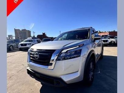 Certified 2024 Nissan Pathfinder SV w/ SV Premium Package