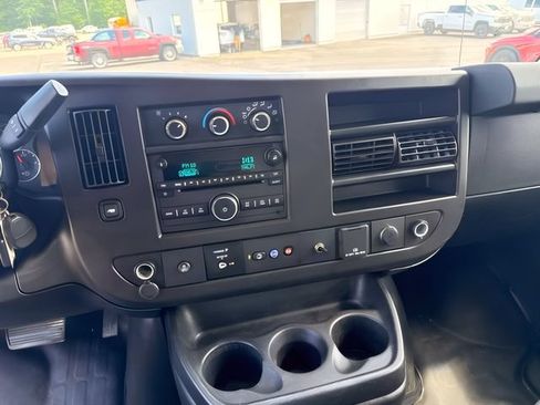 Used 2021 Chevrolet Express 4500 w/ Power Convenience Package RWD image 19