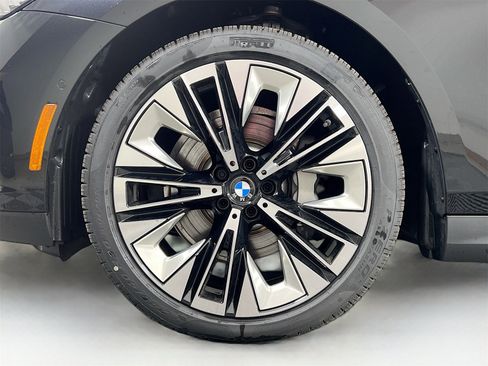 New 2025 BMW 530i xDrive image 32