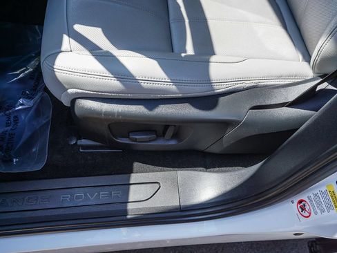 Used 2020 Land Rover Range Rover Evoque S AWD/4WD image 19