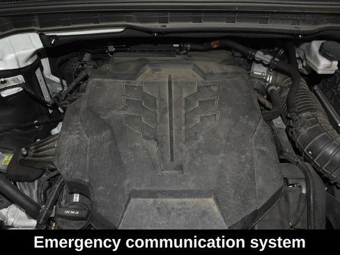 Used 2025 Kia Carnival FWD image 9
