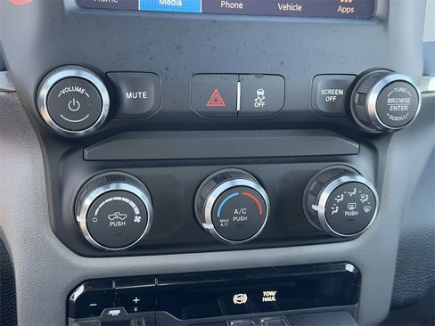 Used 2024 RAM 3500 Big Horn image 32