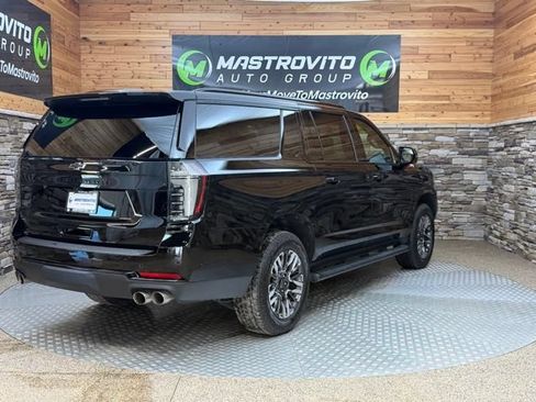Used 2026 Chevrolet Suburban Z71 w/ Comfort Package AWD/4WD image 11