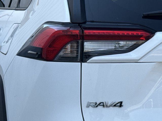 Used 2025 Toyota RAV4 XLE FWD image 6