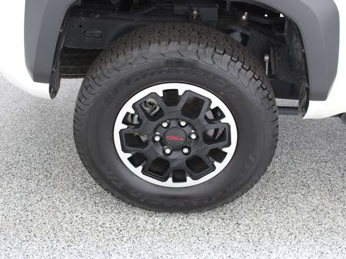 Used 2025 Toyota Tacoma TRD Off-Road AWD/4WD image 6