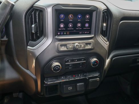 Used 2020 Chevrolet Silverado 1500 Custom w/ Custom Value Package AWD/4WD image 17