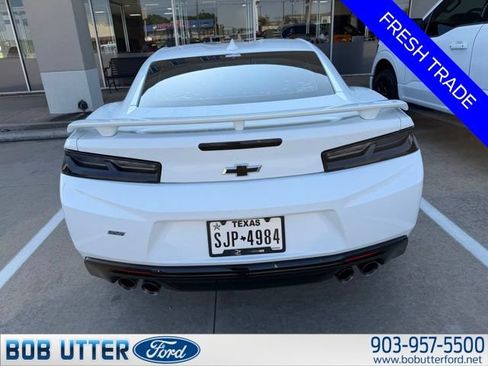 Used 2016 Chevrolet Camaro SS RWD image 4