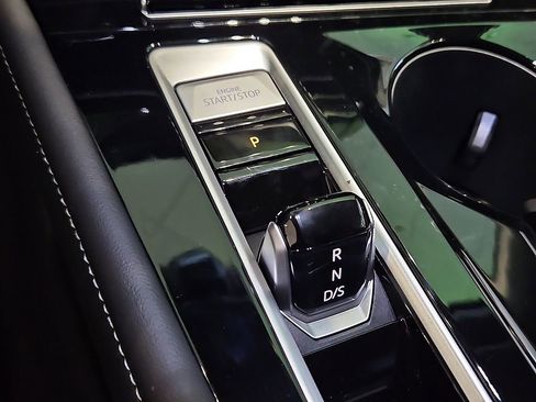 New 2026 Volkswagen Atlas SE image 11