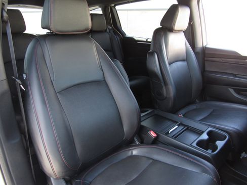 Certified 2023 Honda Odyssey Sport image 11