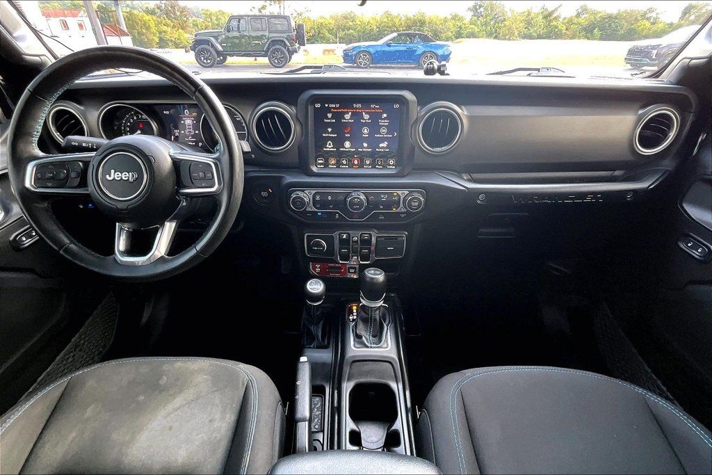 Used 2023 Jeep Wrangler Unlimited Rubicon 4xe w/ Cold Weather Group AWD/4WD image 9